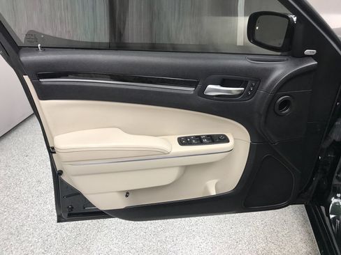 Used 2016 Chrysler 300 C w/ Safetytec Plus Group image 7