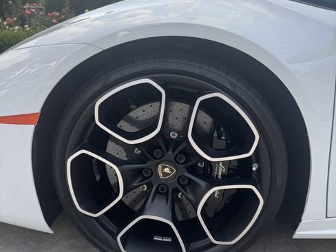 Used 2017 Lamborghini Huracan LP 580-2 RWD image 9
