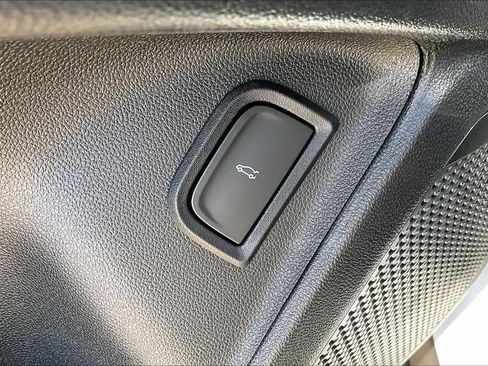 New 2025 Chevrolet Blazer EV LT image 16