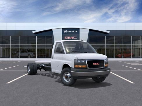 New 2025 GMC Savana 3500 w/ Power Convenience Package image 3