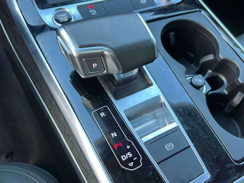 Used 2021 Audi Q8 Premium Plus w/ Premium Plus Package image 28