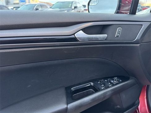 Used 2014 Ford Fusion SE w/ Equipment Group 201A image 22