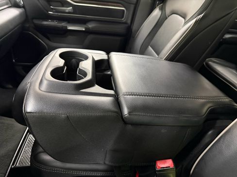 Used 2019 RAM 1500 Laramie AWD/4WD image 40