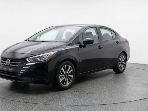 Used 2025 Nissan Versa SV FWD image 3