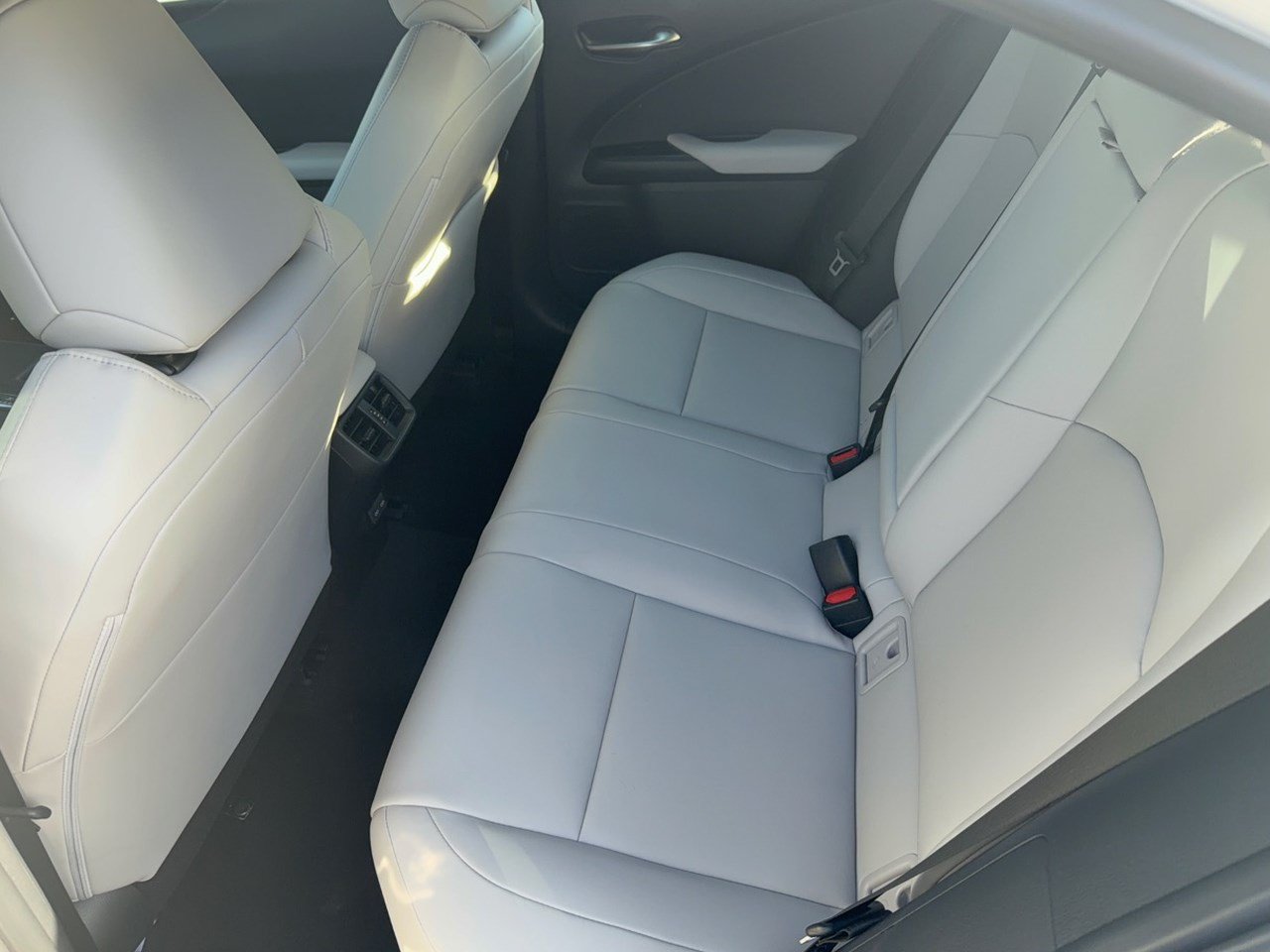 Certified 2025 Lexus UX 300h FWD w/ Accessory Package (Z2) image 26