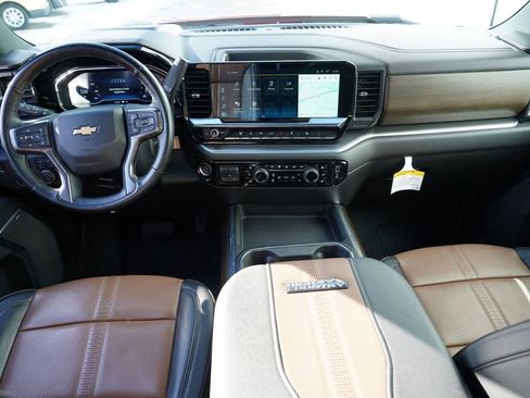 Used 2025 Chevrolet Silverado 3500 High Country w/ High Country Premium Package image 30