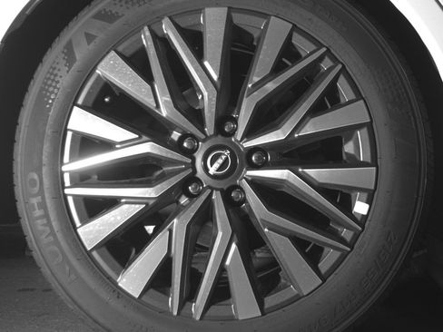 Used 2025 Nissan Altima 2.5 SV FWD image 15