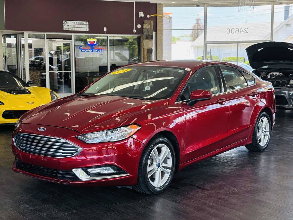 Used 2018 Ford Fusion SE w/ Fusion SE Technology Package FWD image 15