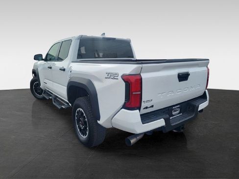 Used 2025 Toyota Tacoma TRD Off-Road image 5