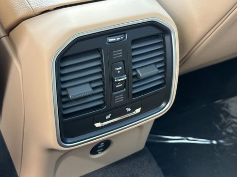 New 2026 Porsche Macan image 15