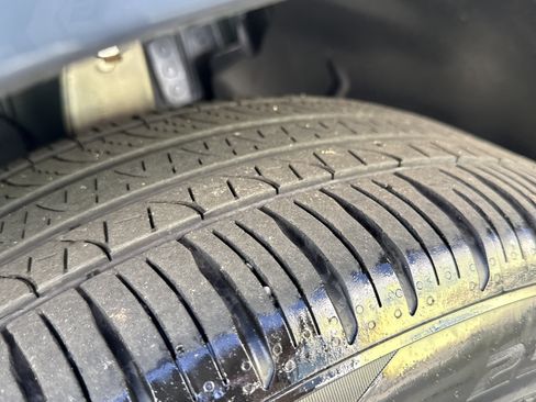 Used 2025 Volvo XC60 B5 Plus image 12