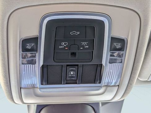Used 2022 RAM 1500 Laramie AWD/4WD image 31