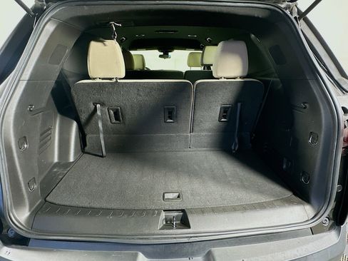 Used 2022 Chevrolet Traverse LS w/ Midnight/Sport Edition FWD image 29