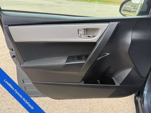 Used 2018 Toyota Corolla LE FWD image 19