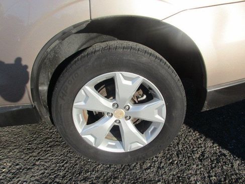 Used 2015 Subaru Forester 2.5i Premium w/ All-Weather Package AWD/4WD image 15