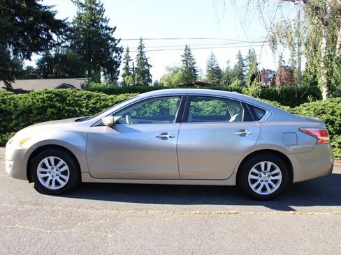 Used 2014 Nissan Altima 2.5 S w/ Display Audio Package FWD image 14