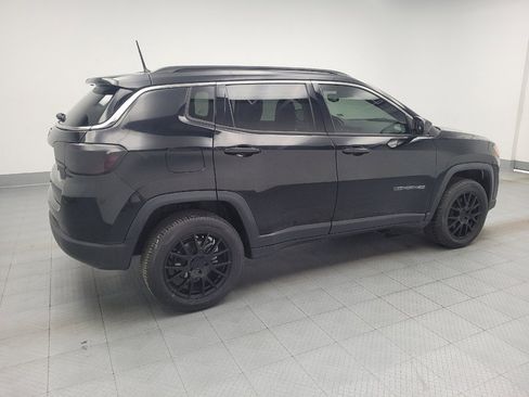 Used 2018 Jeep Compass Latitude w/ Cold Weather Group AWD/4WD image 10