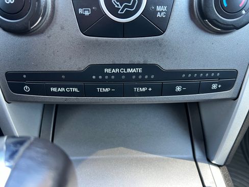 Used 2015 Ford Explorer XLT image 22