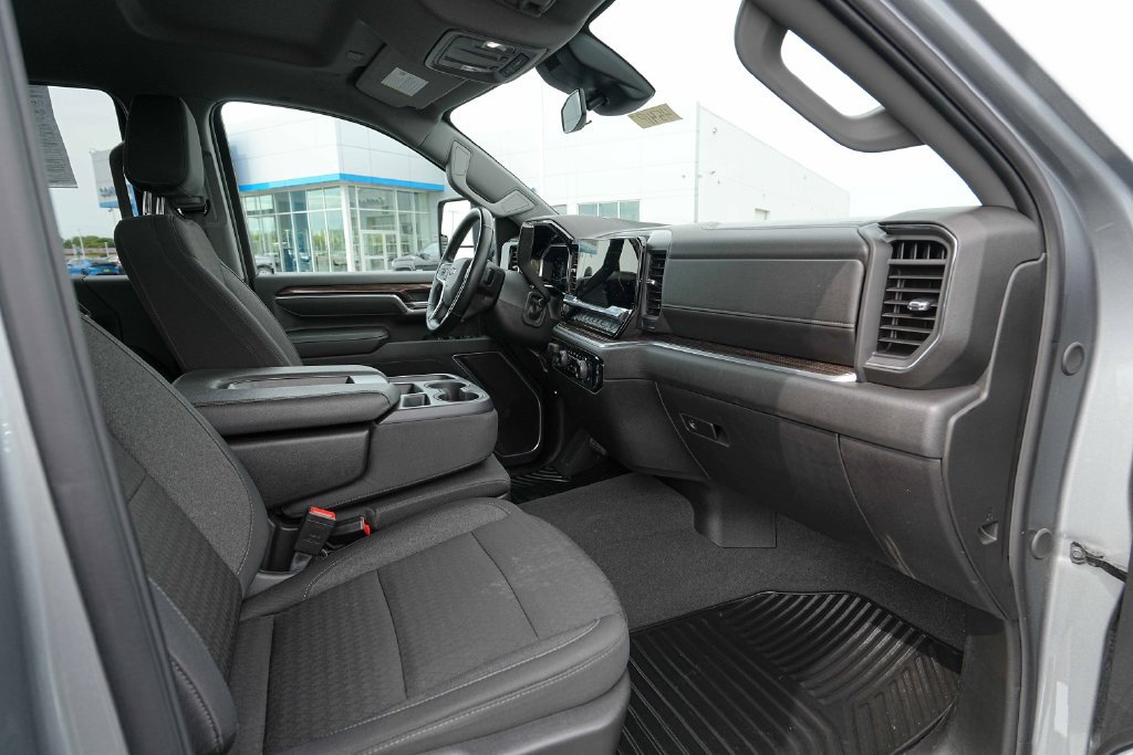 Used 2025 Chevrolet Silverado 2500 LT w/ Convenience Package AWD/4WD image 23