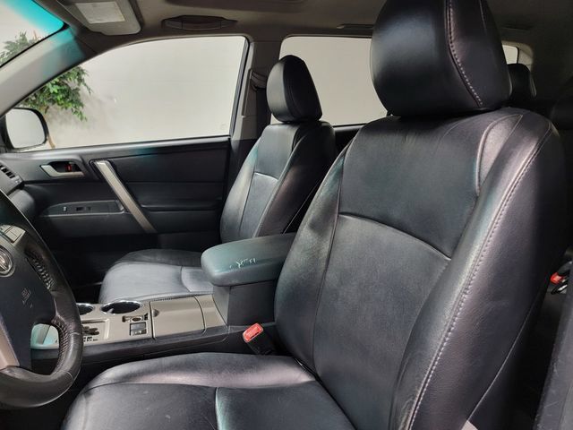 Used 2010 Toyota Highlander SE AWD/4WD image 13