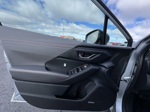 Certified 2025 Subaru Crosstrek 2.5i Limited w/ Crosstrek Mirror Package image 23