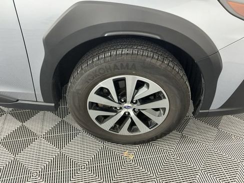 Used 2024 Subaru Outback Premium AWD/4WD image 17