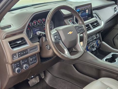 Used 2021 Chevrolet Tahoe LT w/ LT Signature Package image 10