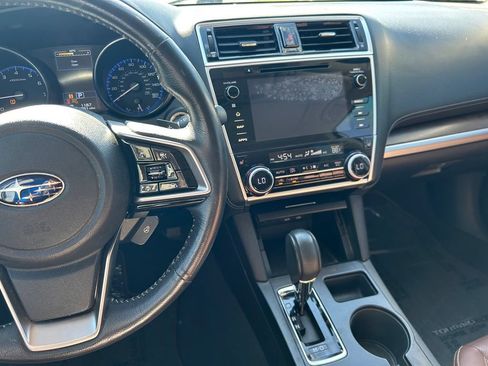 Used 2018 Subaru Outback 3.6R Touring AWD/4WD image 18