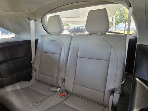 Used 2017 Acura MDX FWD image 17