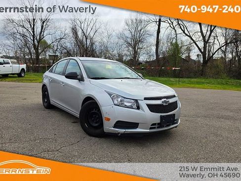 Used 2013 Chevrolet Cruze LS image 1