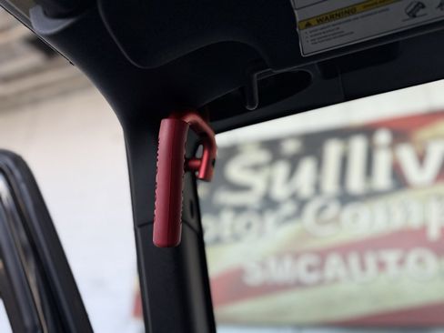 Used 2015 Jeep Wrangler Unlimited Rubicon w/ Max Tow Package image 17