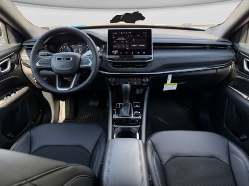 New 2026 Jeep Compass Latitude AWD/4WD image 18