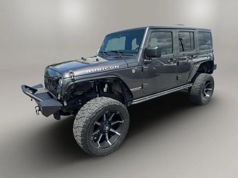 Used 2017 Jeep Wrangler Unlimited Rubicon w/ Connectivity Group AWD/4WD image 9