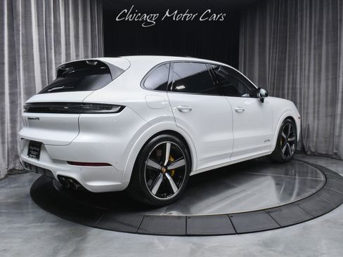 Used 2025 Porsche Cayenne GTS AWD/4WD image 5