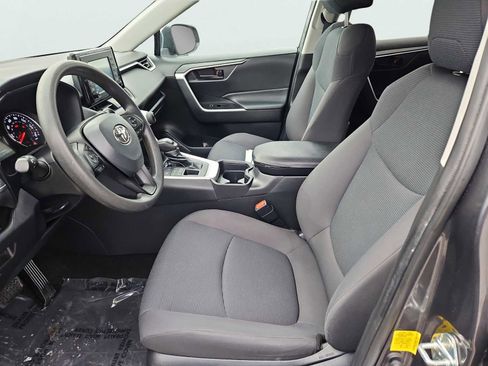 Used 2021 Toyota RAV4 LE image 27