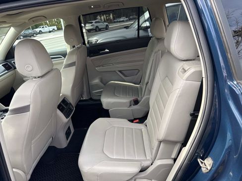 Used 2023 Volkswagen Atlas SEL Premium image 16