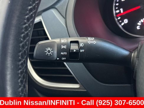 Used 2021 Kia Seltos S AWD/4WD image 38