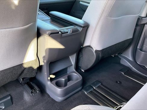 Used 2022 Toyota Sienna LE image 27