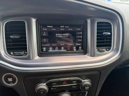 Used 2019 Dodge Charger SXT RWD image 14
