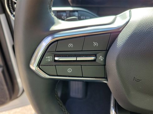 Used 2025 Chevrolet Equinox LT image 18