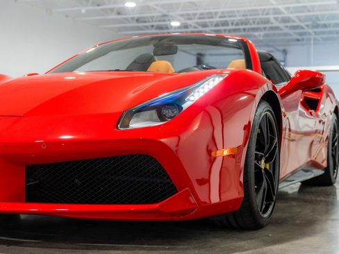 Used 2018 Ferrari 488 Spider RWD image 18