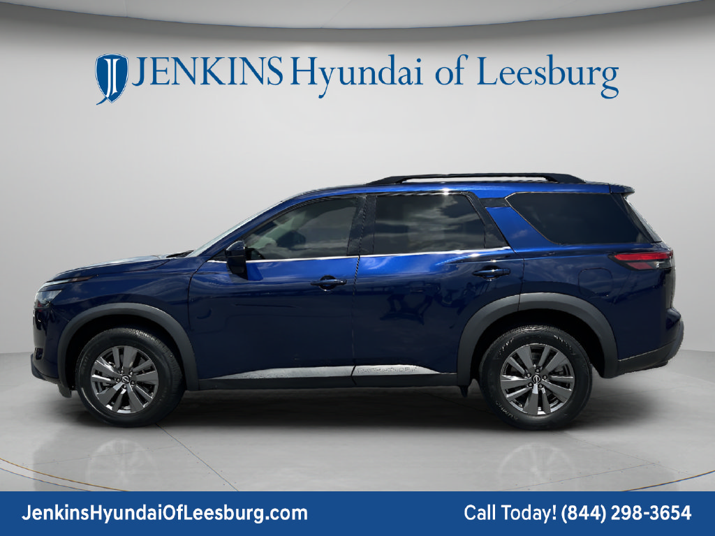 Used 2025 Nissan Pathfinder SV FWD image 9
