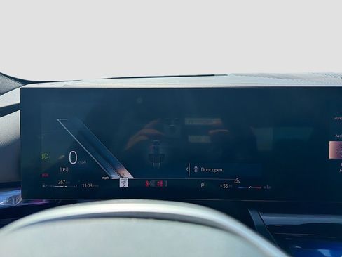 Used 2025 BMW 540i xDrive image 40