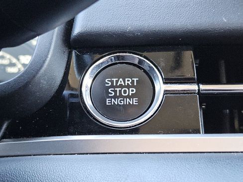 Used 2024 Mitsubishi Outlander SE image 25