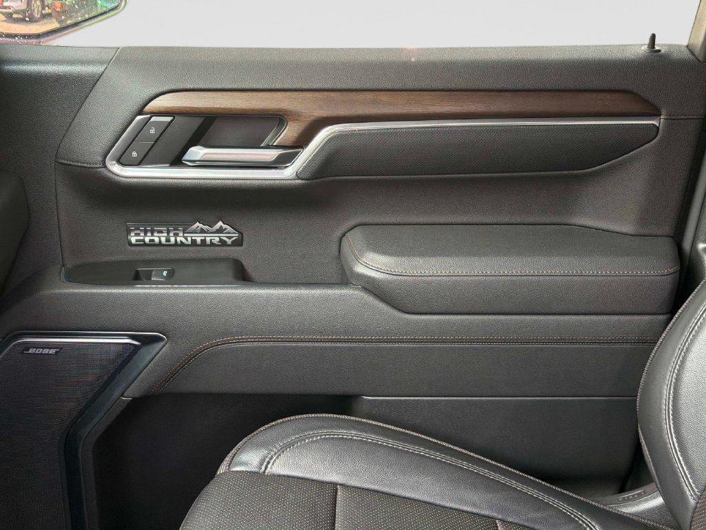 Used 2025 Chevrolet Silverado 1500 High Country w/ High Country Premium Package AWD/4WD image 23