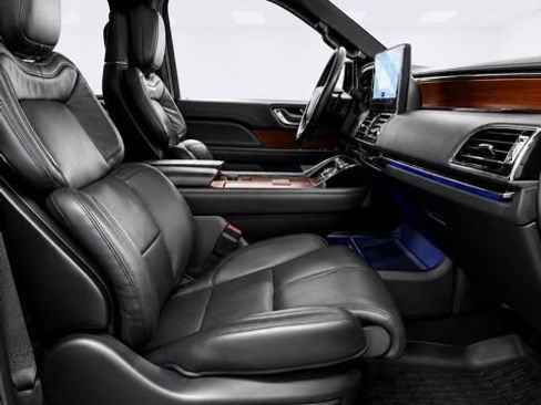 Used 2022 Lincoln Navigator L Reserve AWD/4WD image 16