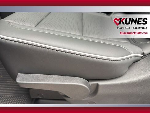 New 2026 Buick Enclave Sport Touring w/ LPO, Floor Liner Package image 39