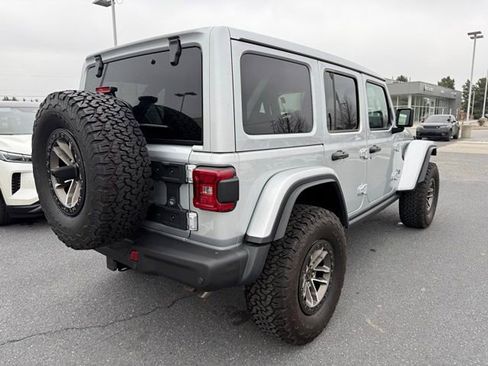 Used 2025 Jeep Wrangler Sport S image 13