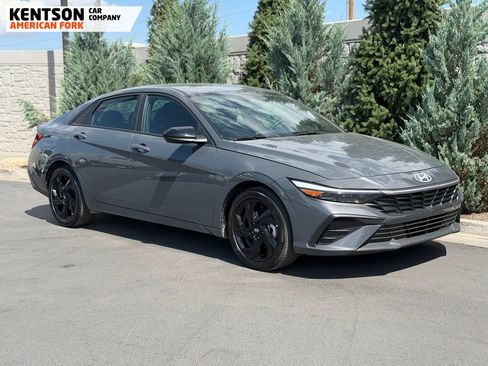 Used 2026 Hyundai Elantra Sport FWD image 11