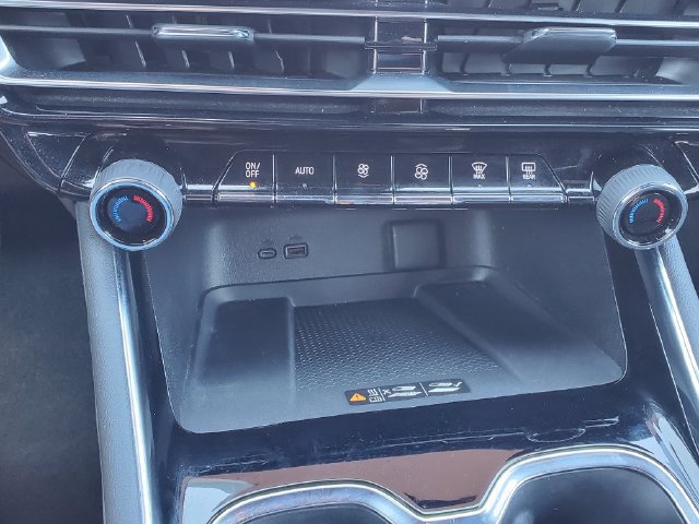 Certified 2024 Chevrolet Traverse LT w/ LPO, Floor Liner Package FWD image 33